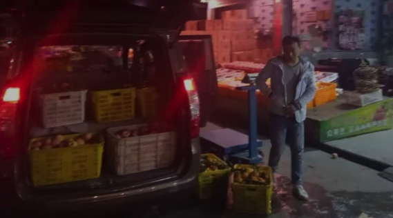 西南商贸城商户批发水果